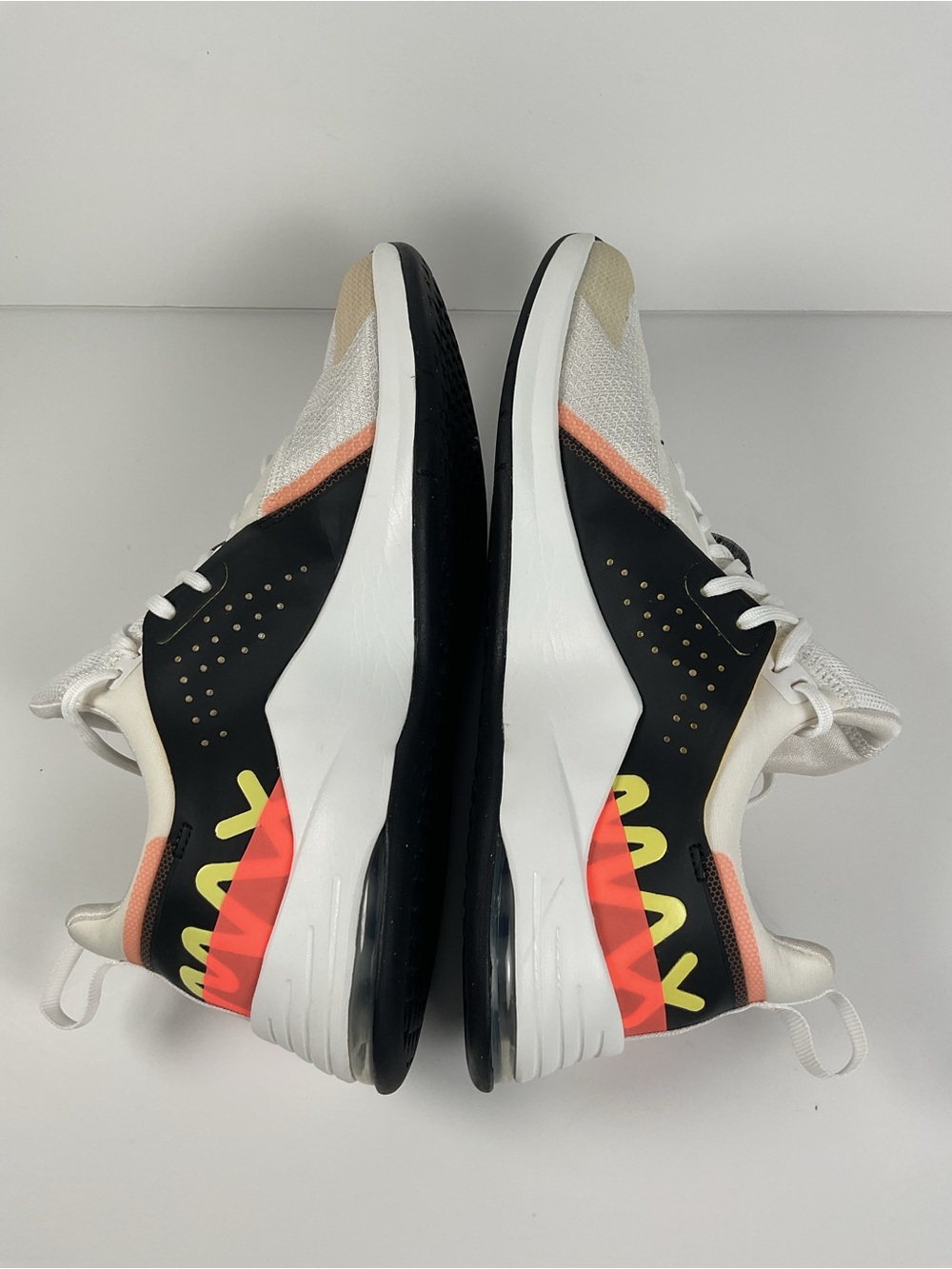 Nike Air Max Bella TR 4 Women's Size 9.5 Training Gym Workout Shoes White Black - Picture 8 of 10